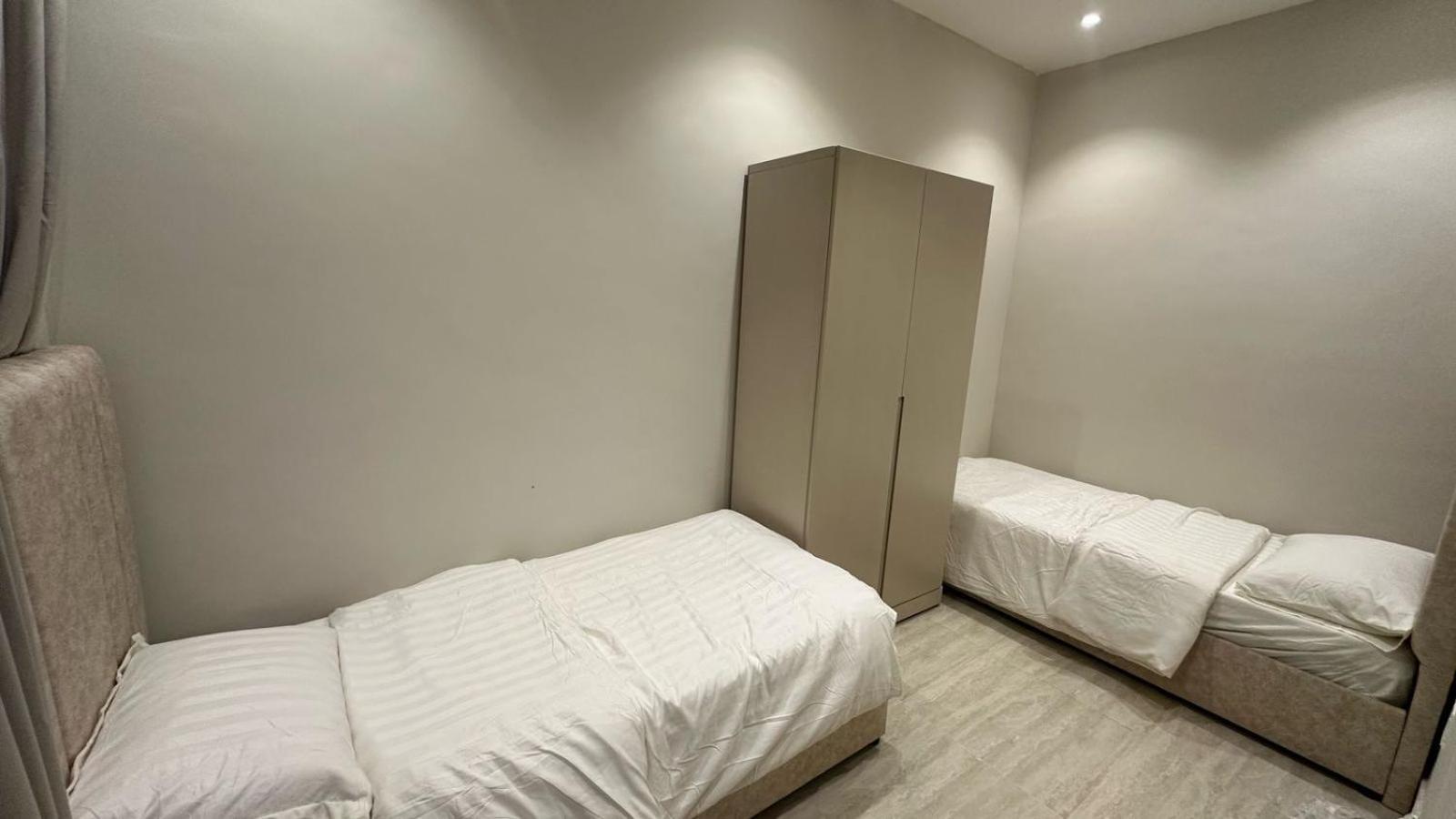Apartment Lovely Apartment-b With Two Bedrooms *